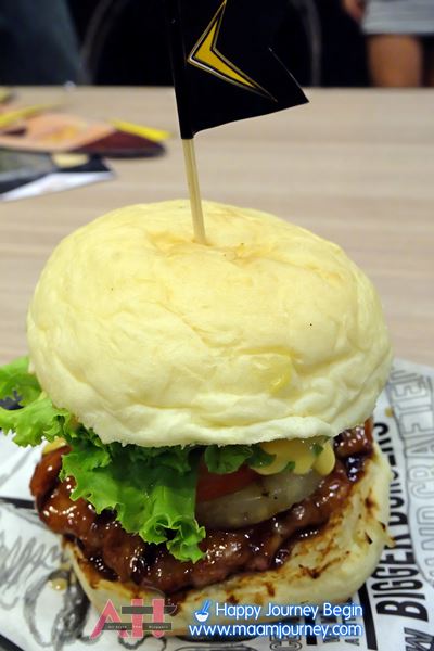 Teddy Burger Original Hawaiian Burger