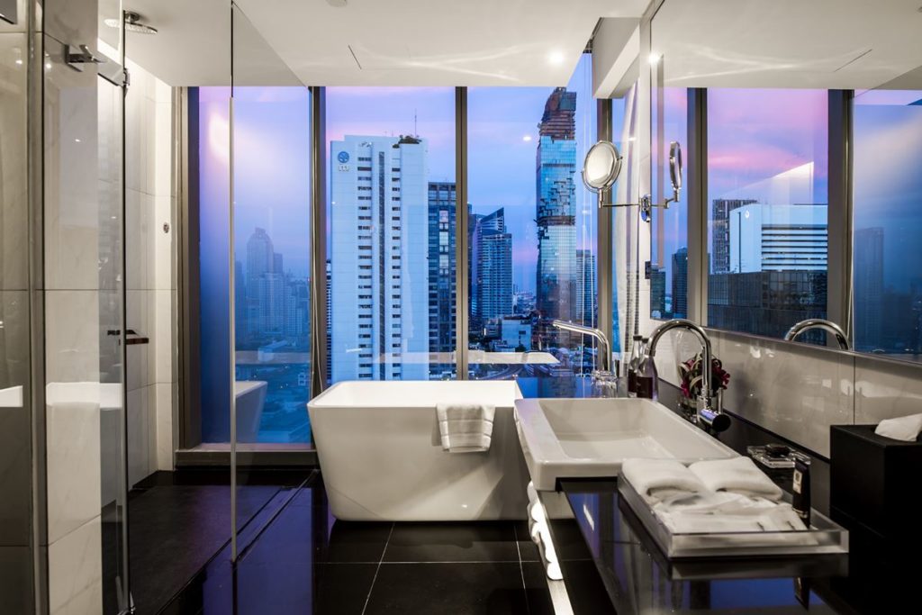 Room_Club room_Bathroom with the view