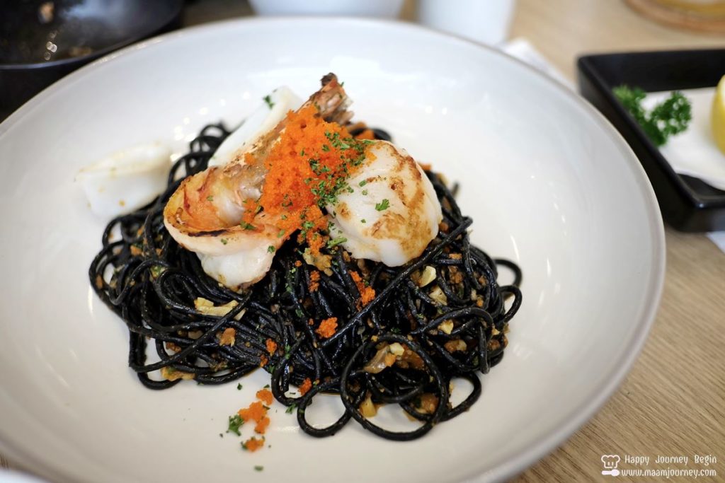 Umeno Cafe_Black Spaghetti Seafood