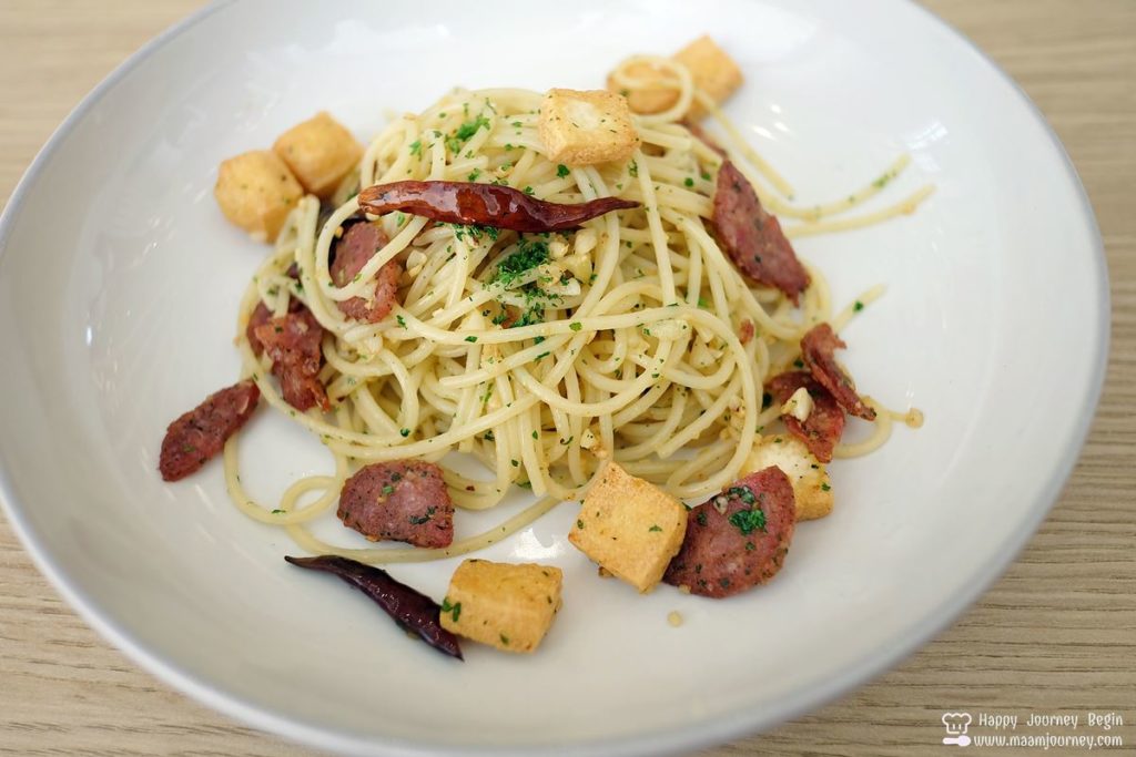 Umeno Cafe_Spaghetti Garlic Pepper with Fried Tofu_Sausage