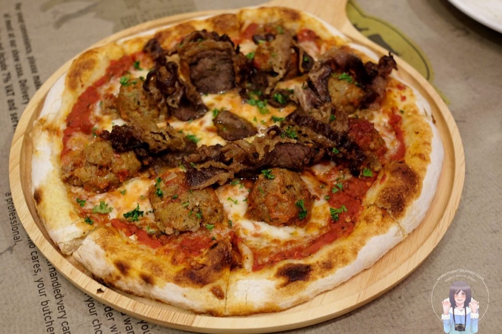 Pizza Big - Meat Lover (390 บาท)