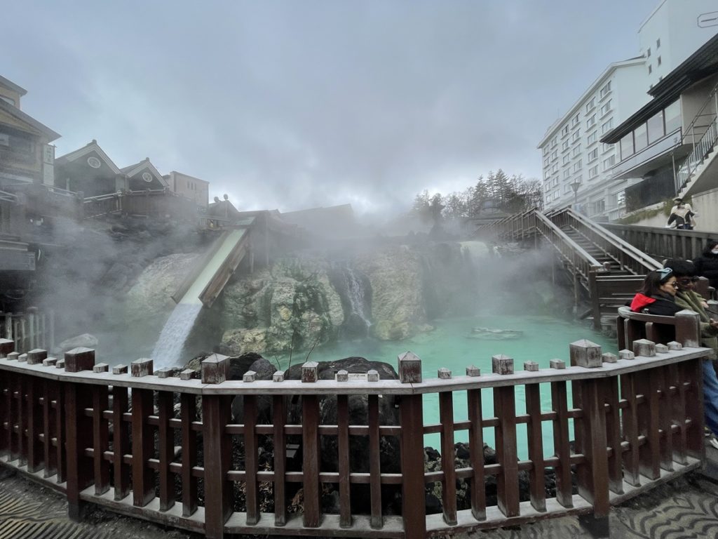 ยุบาทาเคะ (Yubatake) ถือเป็นจุดแลนด์มาร์ค Kusatsu Onsen