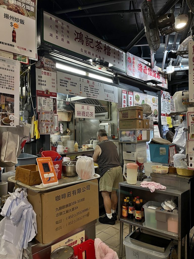 บรรยากาศภายใน Haiphong Road Temporary Cooked Food Hawker Bazaar 