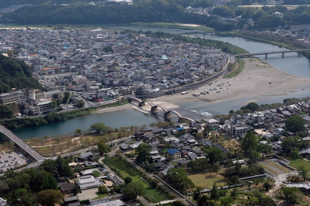 Kintaikyo Bridge จาก Iwakuni Castle